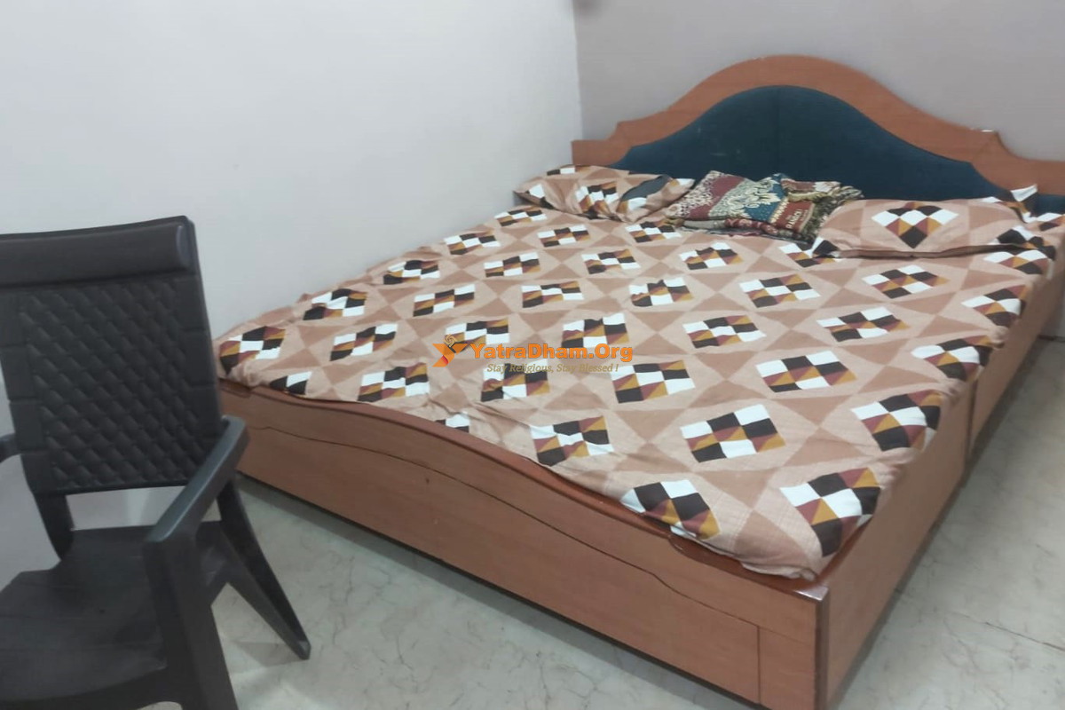 Pawan Dharamshala Mumbai 2 Bed Room