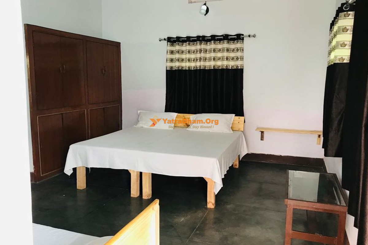 Balaji Atithi Bhawan Varanasi 3 Bed Room