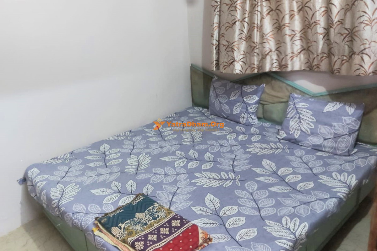 Pawan Dharamshala Mumbai 2 Bed Room