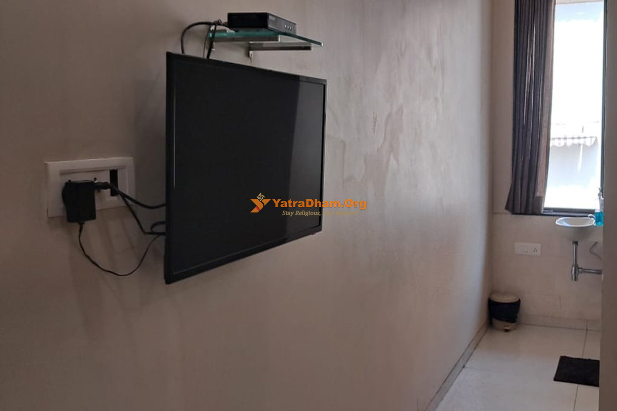 Matrushree Panbai Kalyanji Virji Salva Atithi Bhavan  Mumbai (Jogeshwari West)  2 Bed Room
