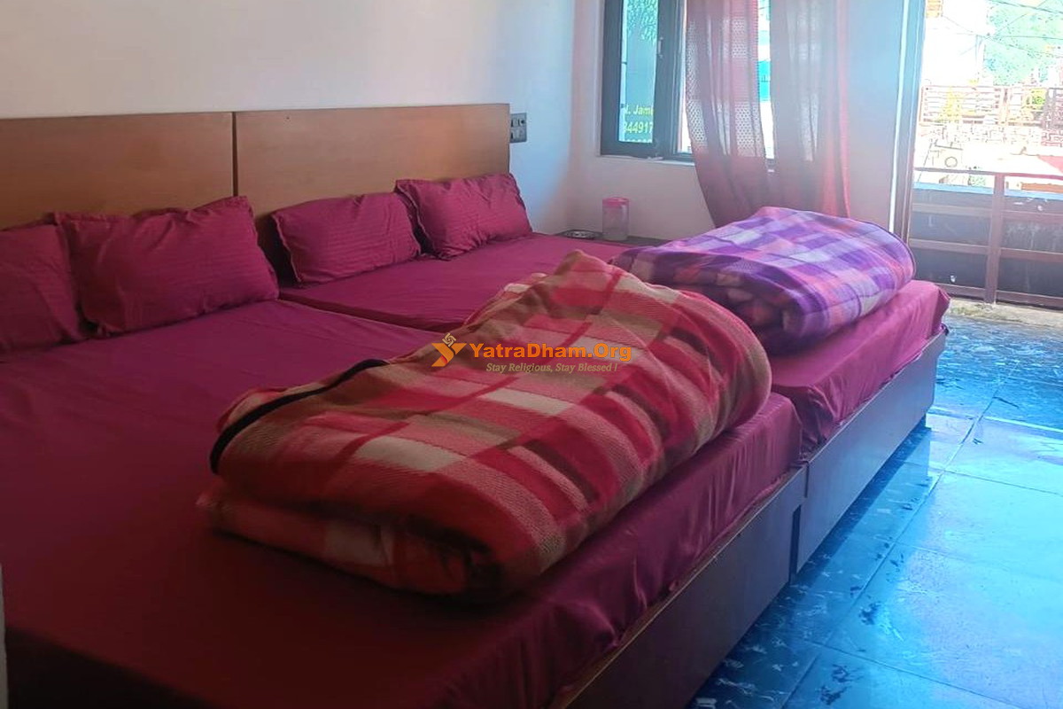 Hotel Brahma Kamal Phata (Kedarnath Road) 4 Bed Room