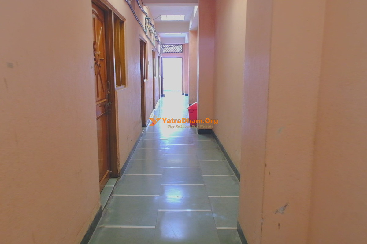 Indore Shri Ram Atithi Gruh (Darji Gujarati Samaj) Lobby 