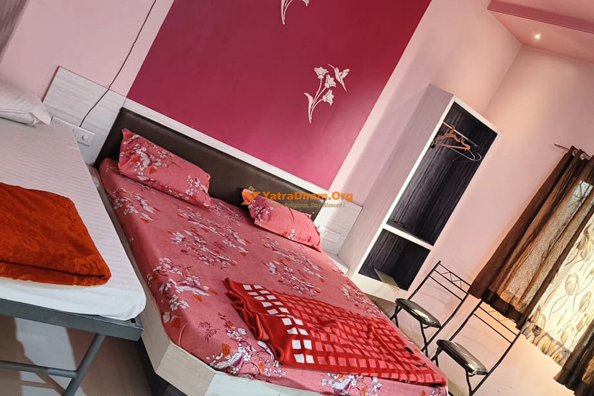 Shree Lakshmi Vihar Hotel Mahurgad Room