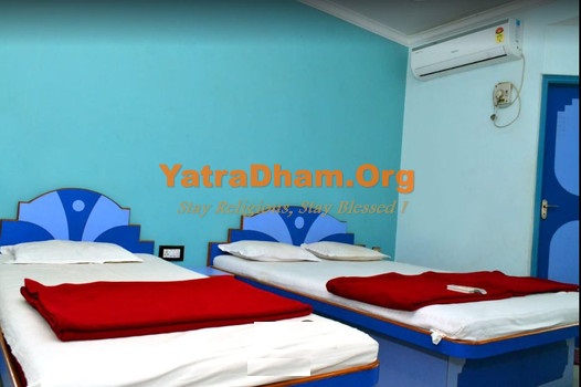 Hotel Ekvira Dham Mahurgadh 3 Bed AC Room