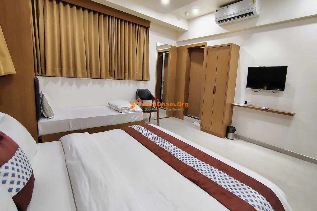 Hotel Shivansh Somnath 3 Bed Executive Deluxe AC Room View