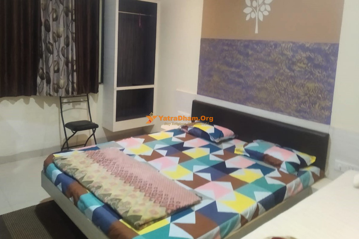 Shree Lakshmi Vihar Hotel Mahurgad Room
