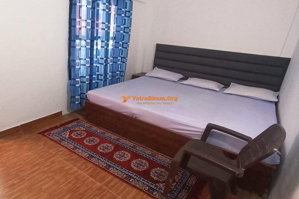 Hotel Geeta Palace Phata Kedarnath 3 Bed Room