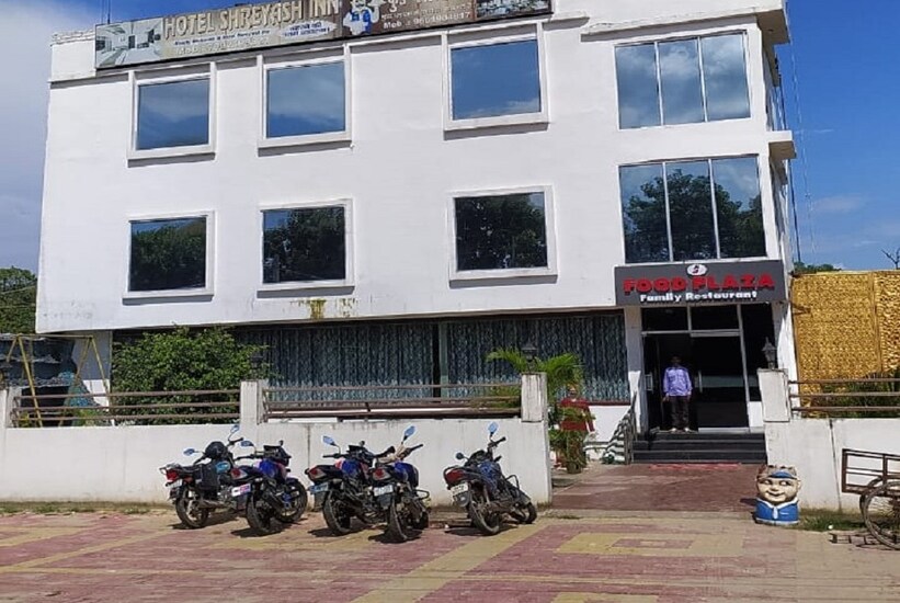 Naugachhia - YD Stay 326001 (Food Plaza Hotel Shreyash Inn)