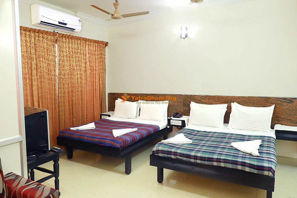 Hotel Sri Maniya - Kanyakumari 2 Bed Room View