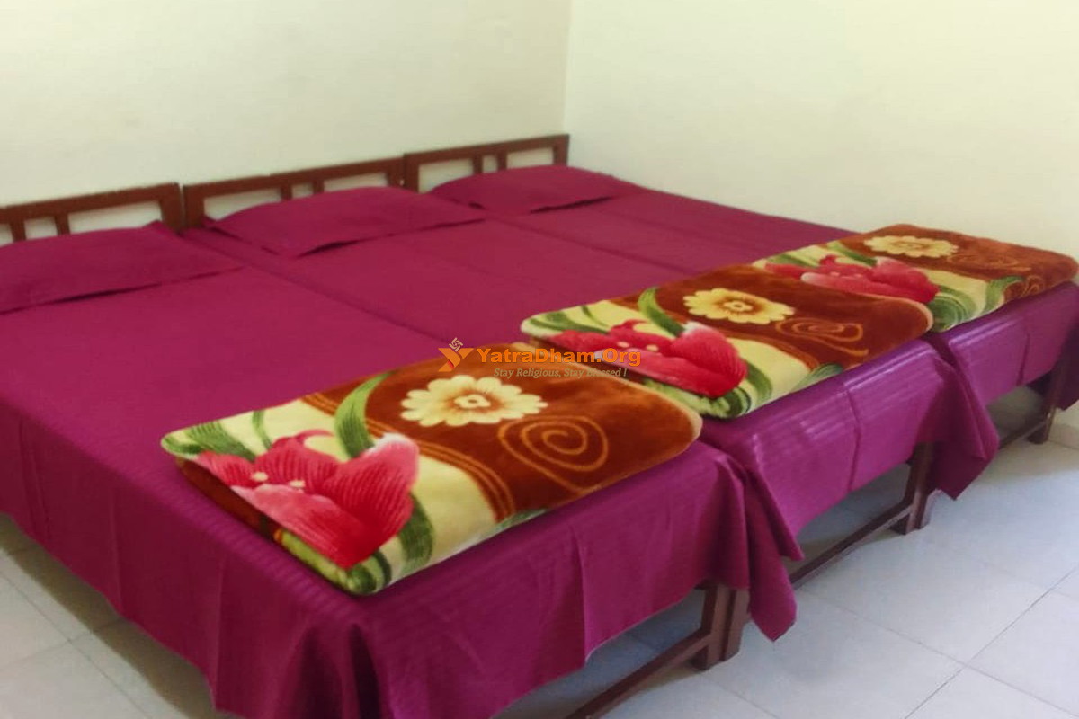 Saptashrungi Krupa Lodging Saptashrungi 3 Bed Room 