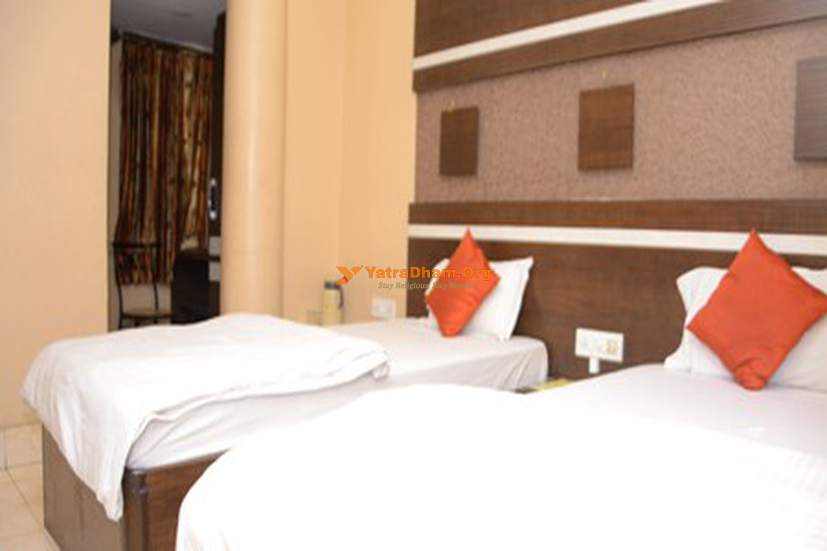 Hotel Pushpak International Kolkata 2 Bed Room