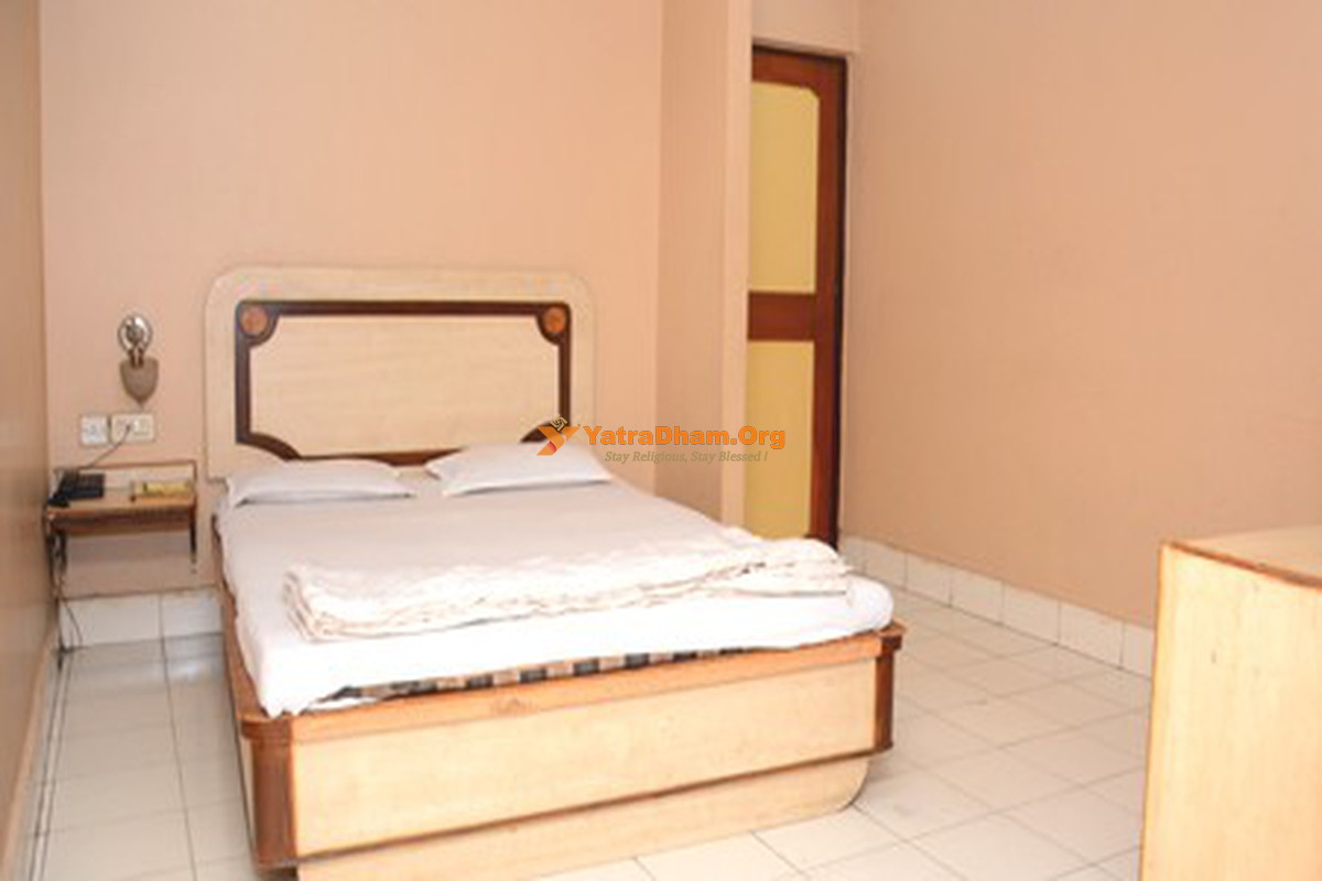 Hotel Pushpak International Kolkata 2 Bed Room