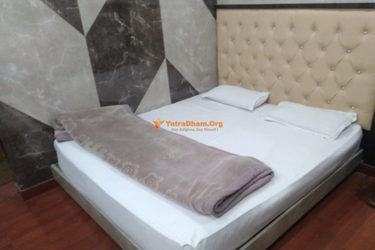 Hotel Siddharth Srinagar 4 Bed Room View