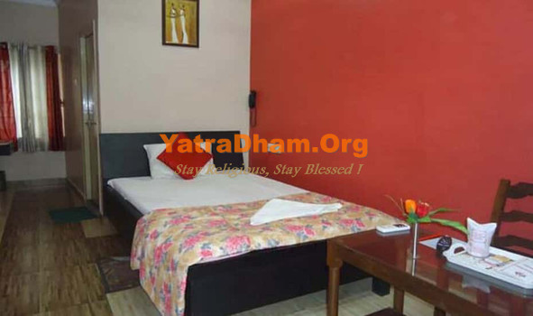 Hotel Gayatri Palace Muzaffarpur 2 Bed AC Room View 2