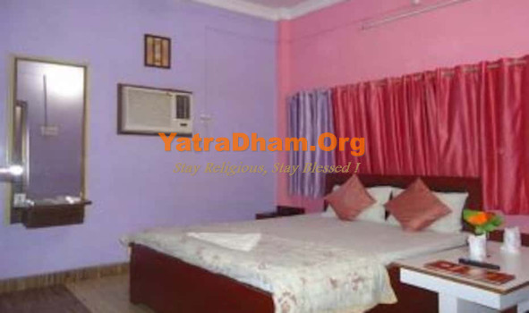 Hotel Gayatri Palace Muzaffarpur 2 Bed AC Room View 3