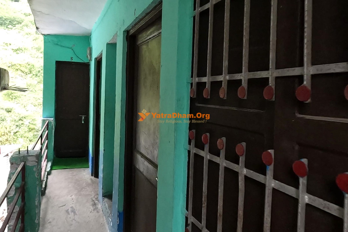 Maharashtra Niketan Gaurikund Lobby