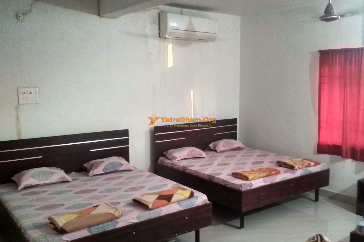 Champaran Shree Gopal Dharamshala 4 Bed Room View