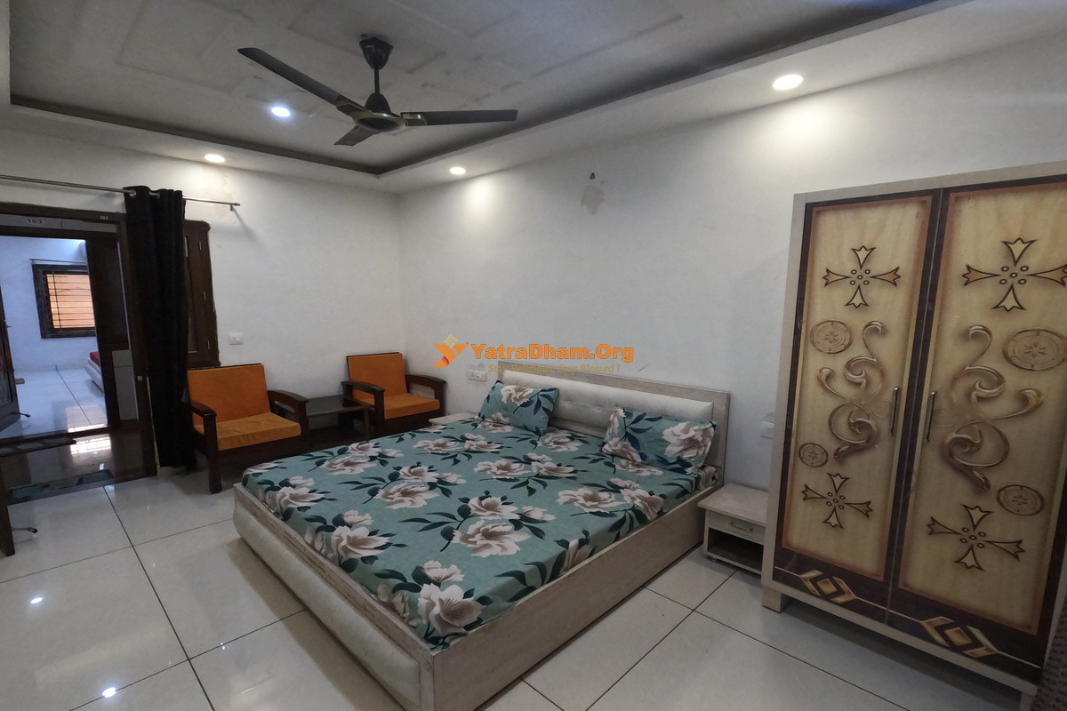 Shri Swami Swatah Prakash Ashram Haridwar 2 Bed AC Room View