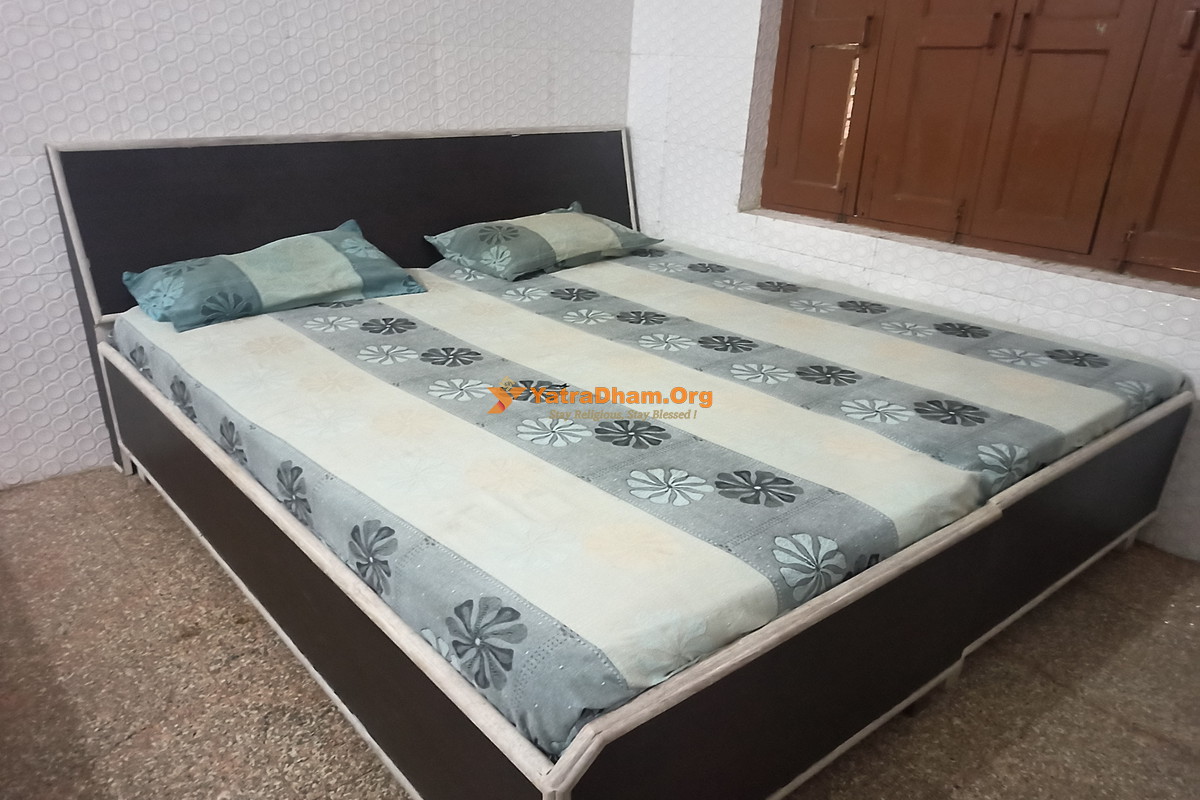 Sant Mandal Ashram Haridwar (Near Har Ki Pauri) 2 Bed Room