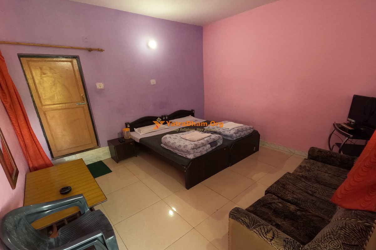Anushri Lodge Ukhimath 4 Bed Room View