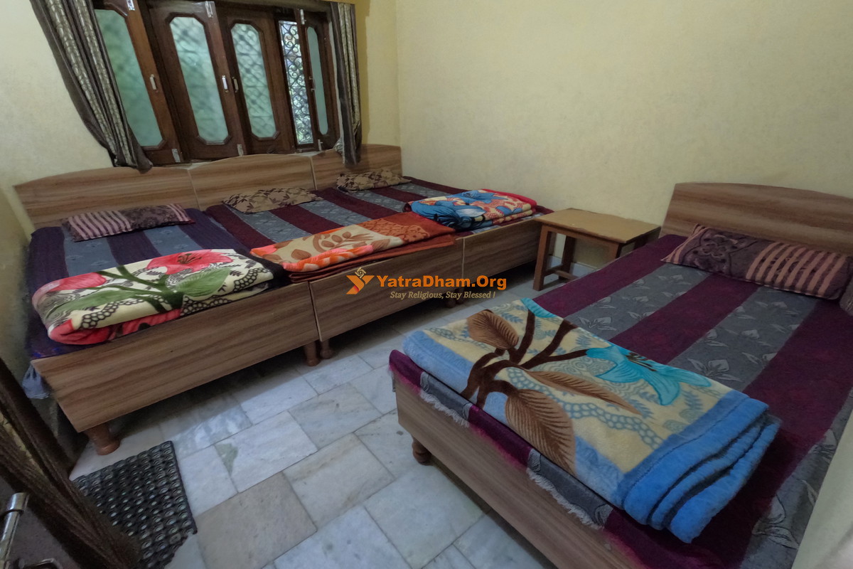 Avadhoot Mandal Ashram (Hanuman Mandir) Uttarkashi 4 Bed Room