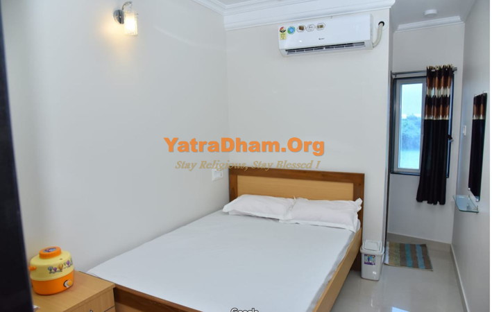 Mandavi Hotel H K Inn 2 Bed AC Room