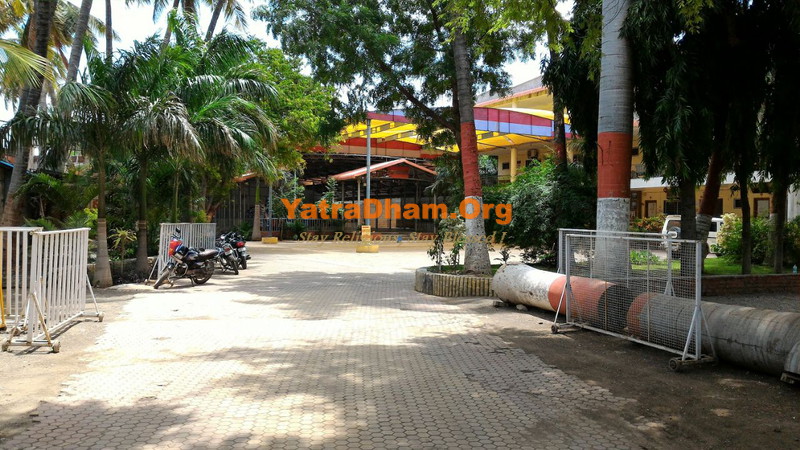 Parli Halge Garden Hotel Open Area