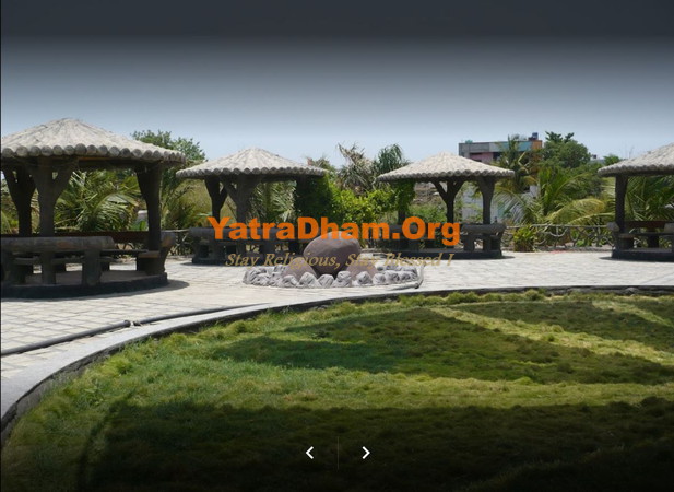 Parli Halge Garden Hotel Open Area