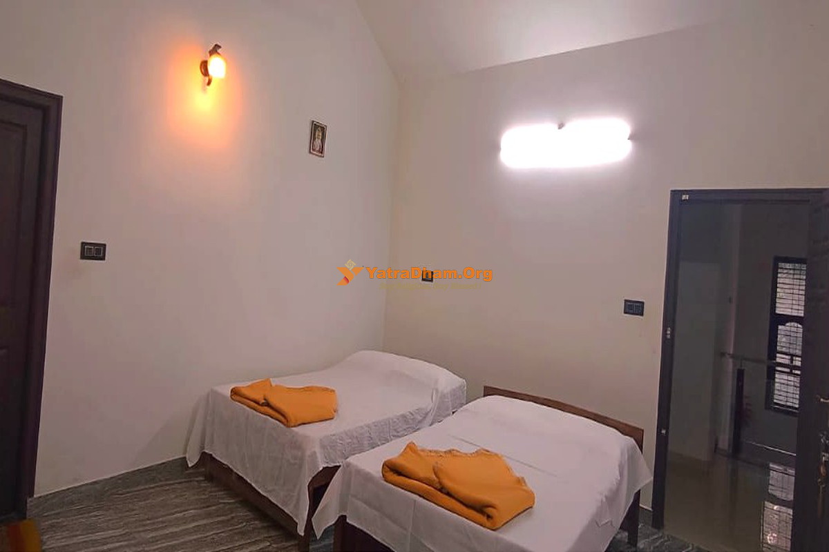 Makkhihaali Stay Hornadu 4 Bed Room