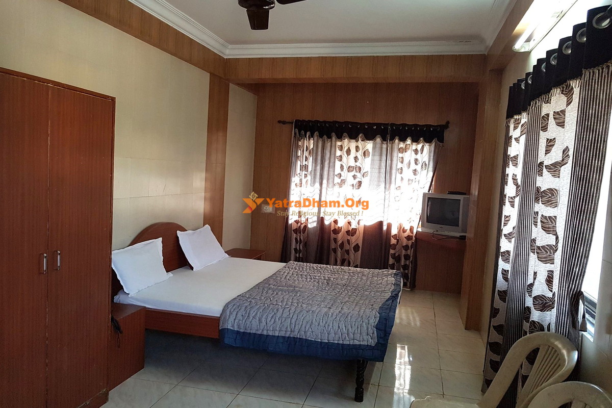 Hotel Dhruv Palace Trimbakeshwar 3 Bed Room