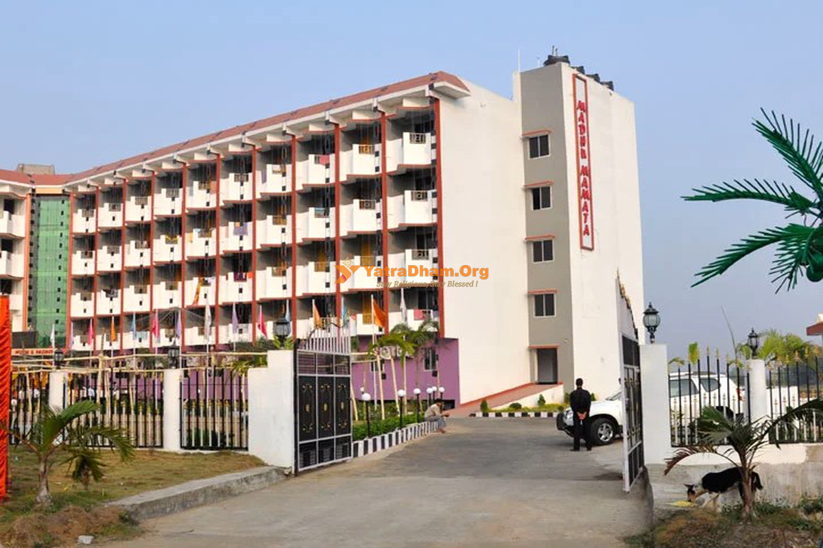 Madhu Mamata Hotel & Resorts Tarapith Entrance and Building