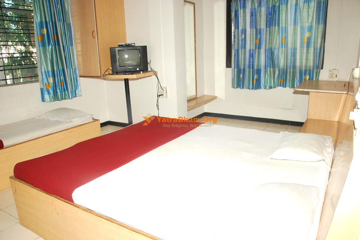 Hotel Rahi Lodging Nashik 3 Bed Room