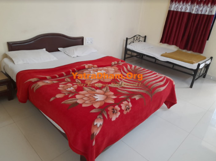 Hotel Sai Nivas Mahabaleshwar 3 Bed Room