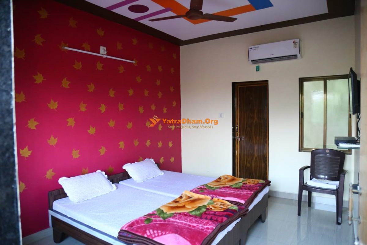 Hotel Triveni Darshan Somnath 2 Bed Room