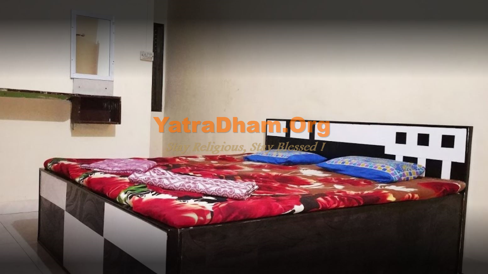 Mahad Hotel Vishwashanti Lodge Room