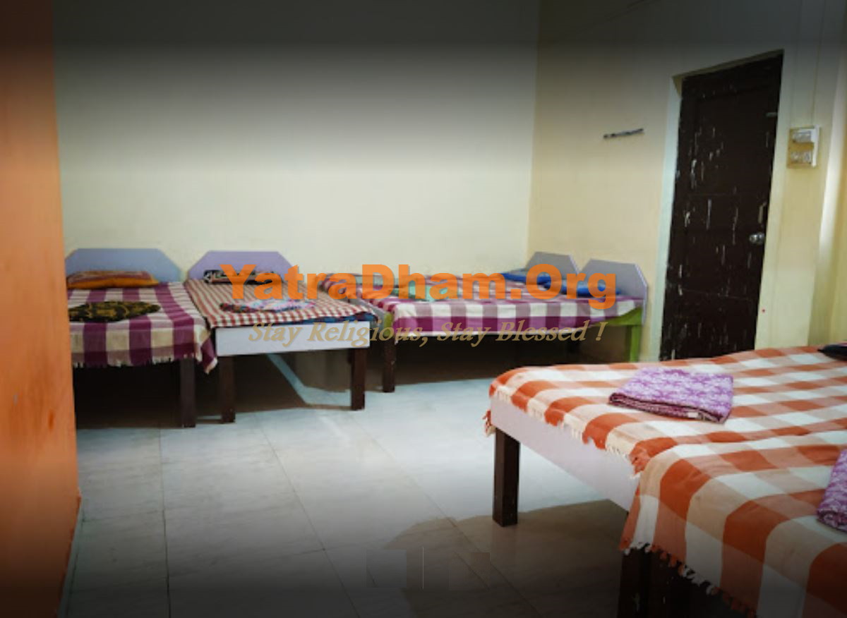 Mahad Hotel Vishwashanti Lodge Room