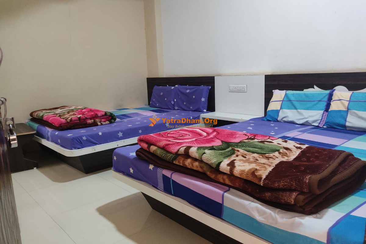 Hotel Kaweri Palace Omkareshwar 4 Bed Room View