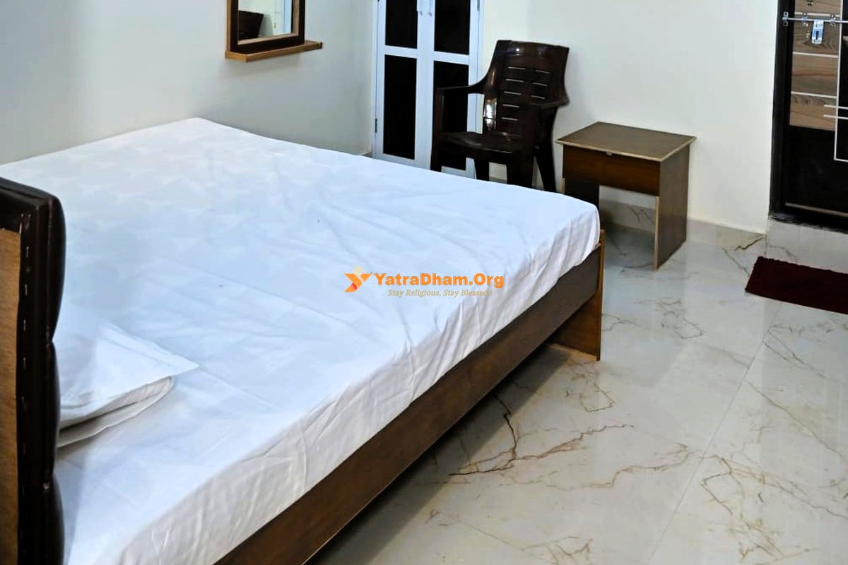 Bhola Sankara Vasavi Annapurna Satram Trust Varanasi 2 Bed Room