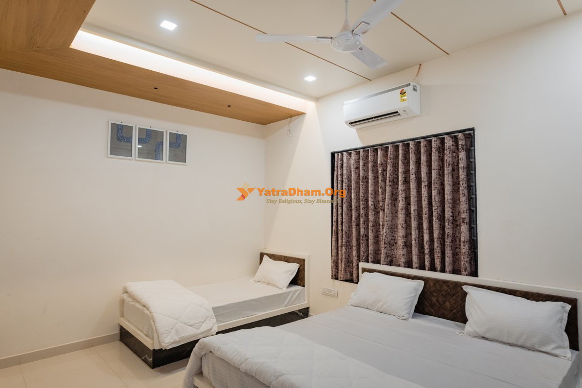 Hotel Ayodhya Virpur 3 Bed AC Room