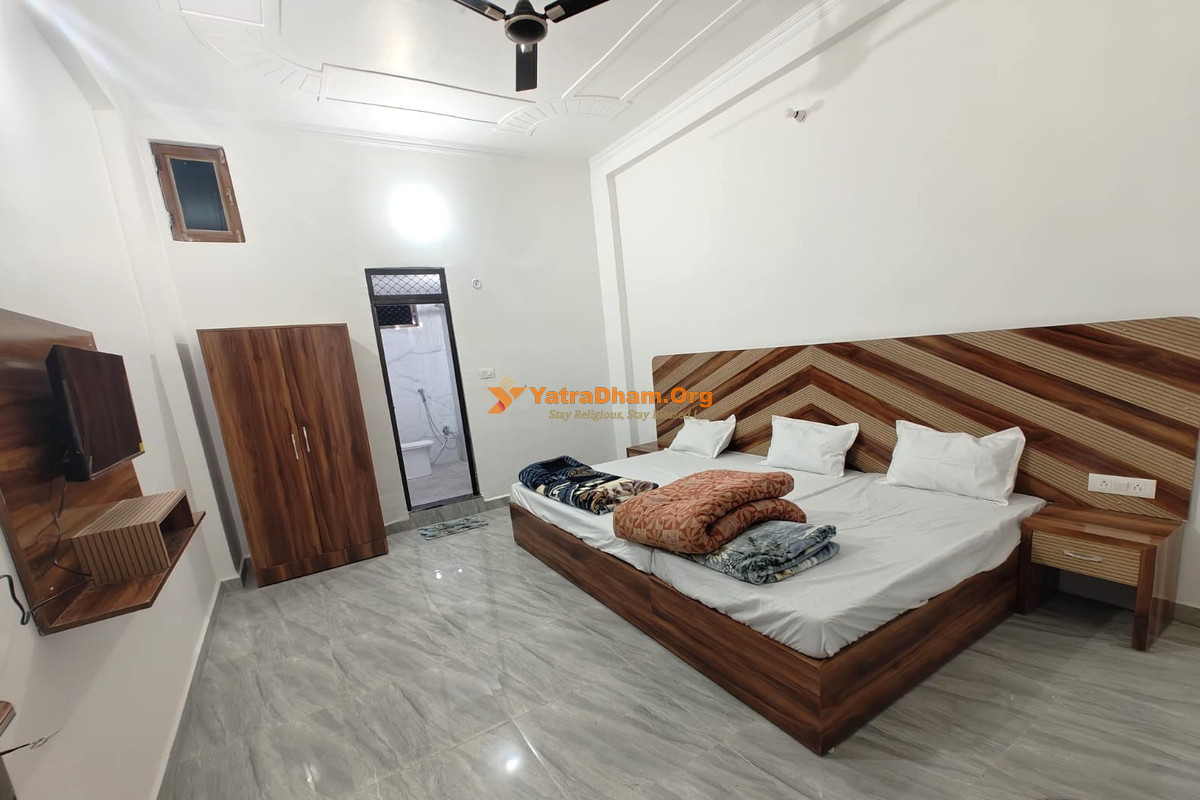 Ayodhya Siddhi Vinayak Guest House 3 Bed Room View