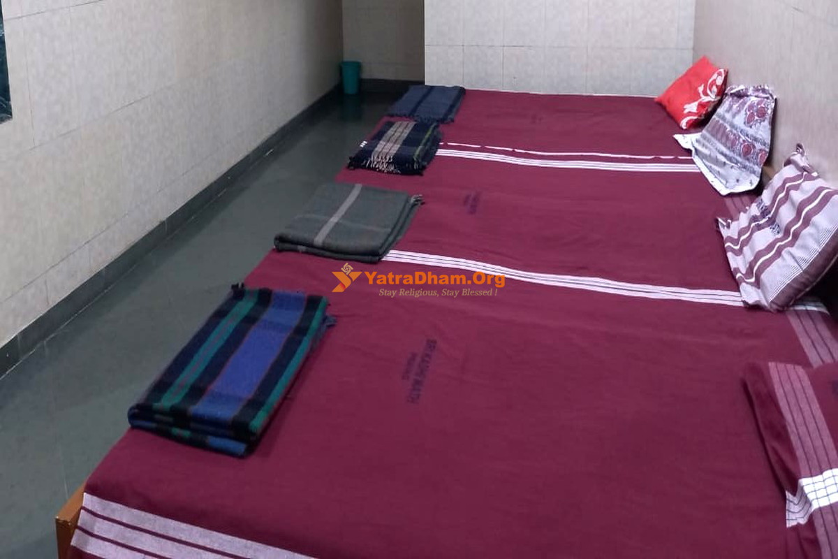 Allahabad Shri Kashi Math Samsthan 4 Bed Non AC Room View