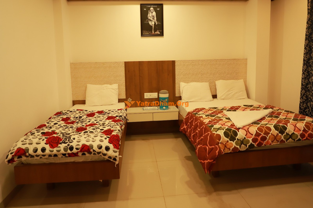 Shirdi Sai Tulasi Bhavan Shri Sai Annapurna Arya Vysya Satram Trust 3 Bed Room