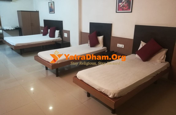 Hotel Arya Executive Parli 4 Bed Room
