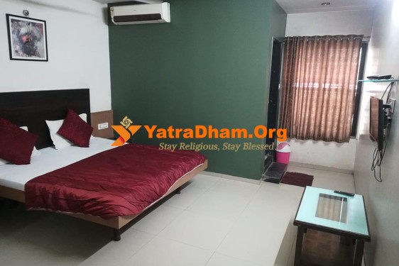 Hotel Arya Executive Parli 2 Bed Room 