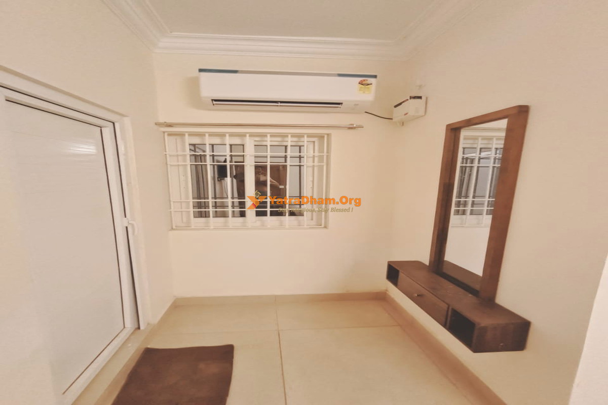Yellow Residency Pondicherry Room