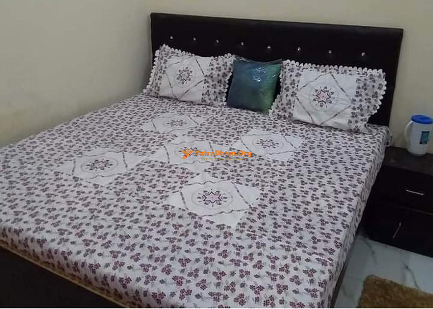 Shri Vinayak Dham Yatri Niwas Naimisharanya 2 Bed Room