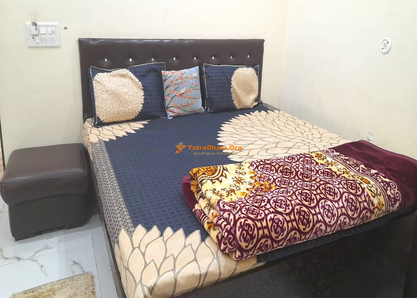 Shri Vinayak Dham Yatri Niwas Naimisharanya 2 Bed Room