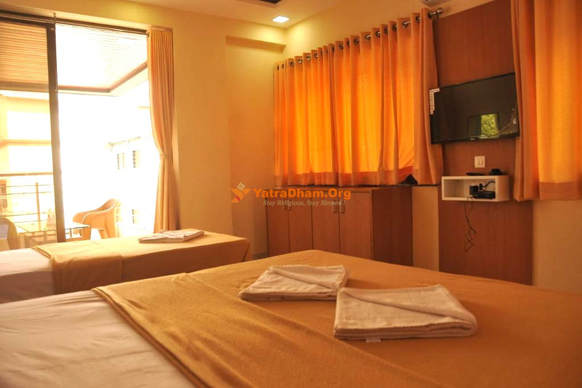 Hotel Tulsi Inn Trimbakeshwar 2 Bed Room 3 Bed Room