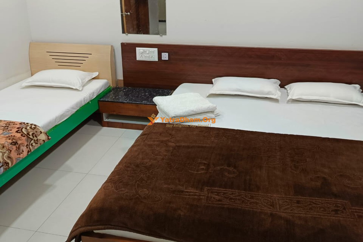Hotel Himalaya Inn Trimbakeshwar 3 Bed Room