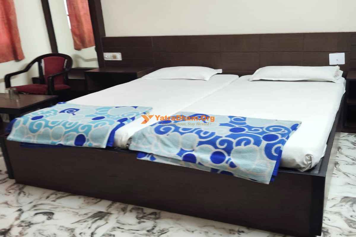 Hotel Arya Palace Jagannath Puri 2 Bed Room